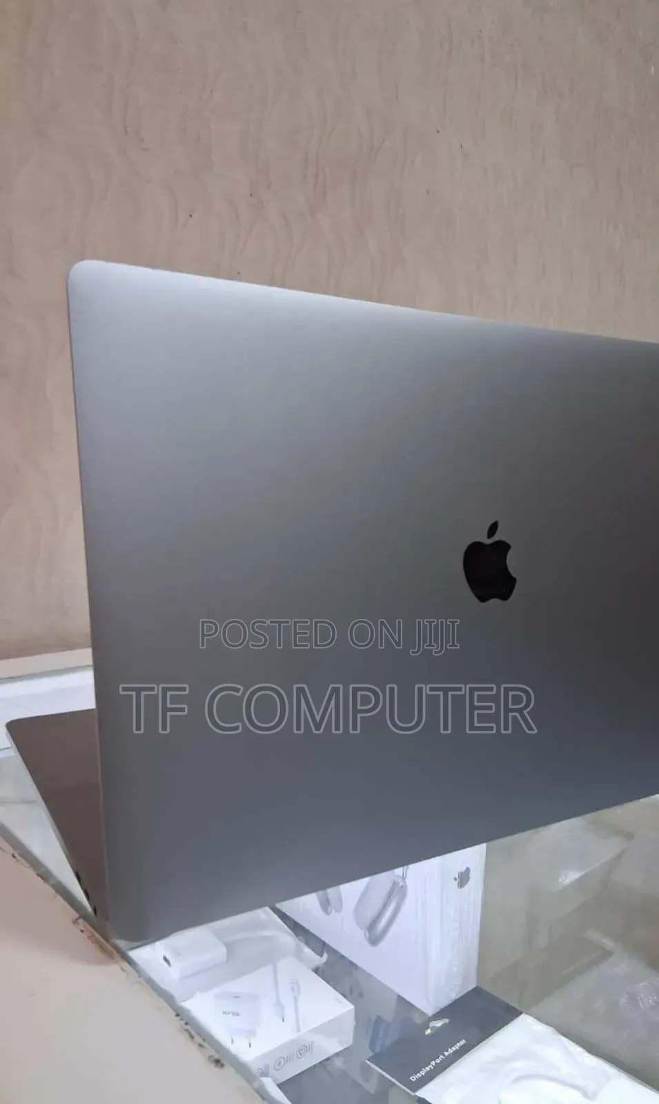 New Laptop Apple MacBook Pro 2019 16GB Intel Core I7 SSD 512GB