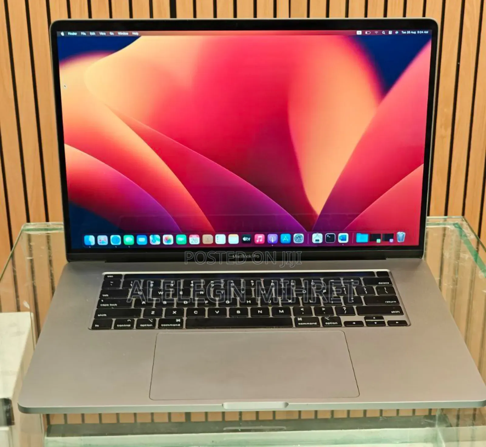 New Laptop Apple MacBook Pro 2019 16GB Intel Core I7 SSD 512GB