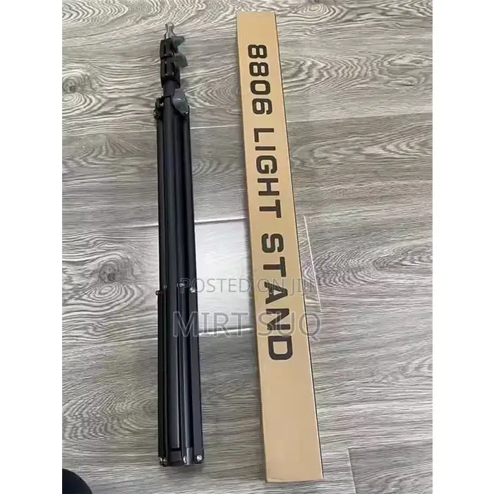 8806 Aluminum Adjustable Tripod