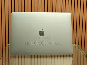 Photo - New Laptop Apple MacBook Pro 2019 16GB Intel Core I7 SSD 512GB