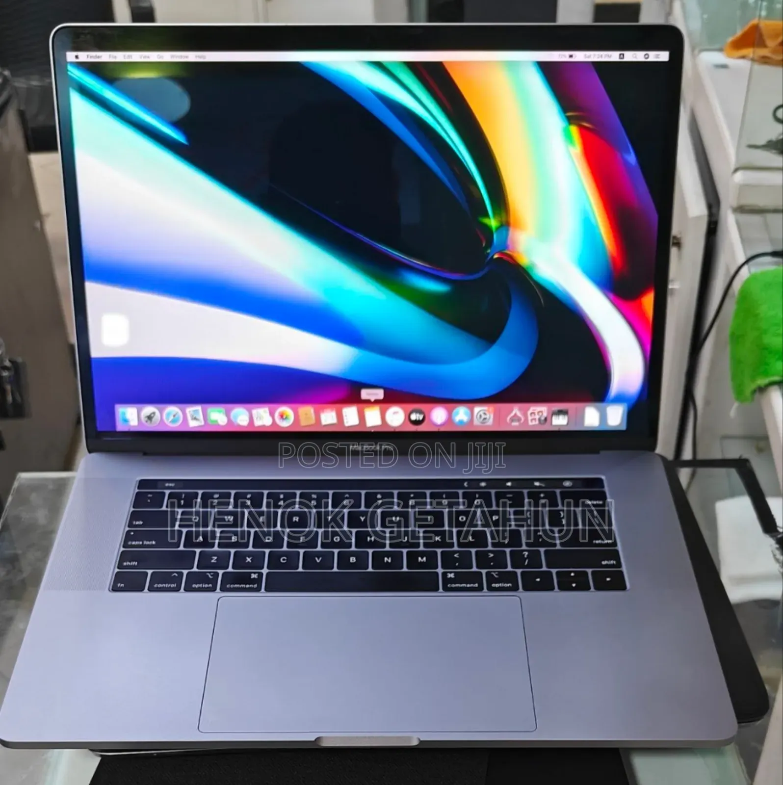 New Laptop Apple MacBook Pro 2019 32GB Intel Core I9 SSD 512GB