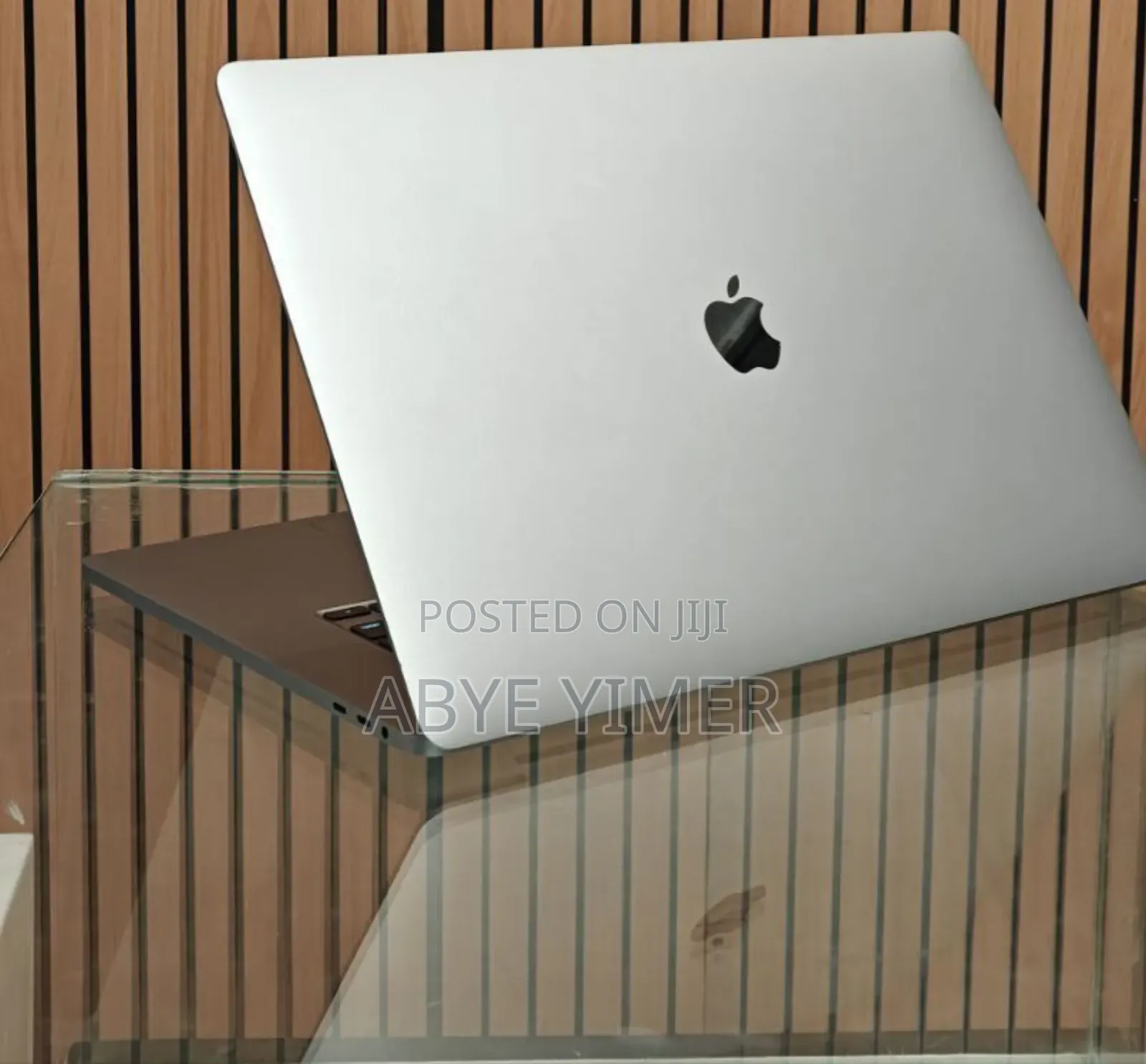 New Laptop Apple MacBook Pro 2019 16GB Intel Core I7 SSD 512GB