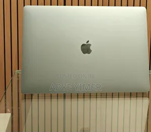 New Laptop Apple MacBook Pro 2019 16GB Intel Core I7 SSD 512GB