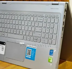 New Laptop HP Envy X360 8GB Intel Core I7 SSD 1T