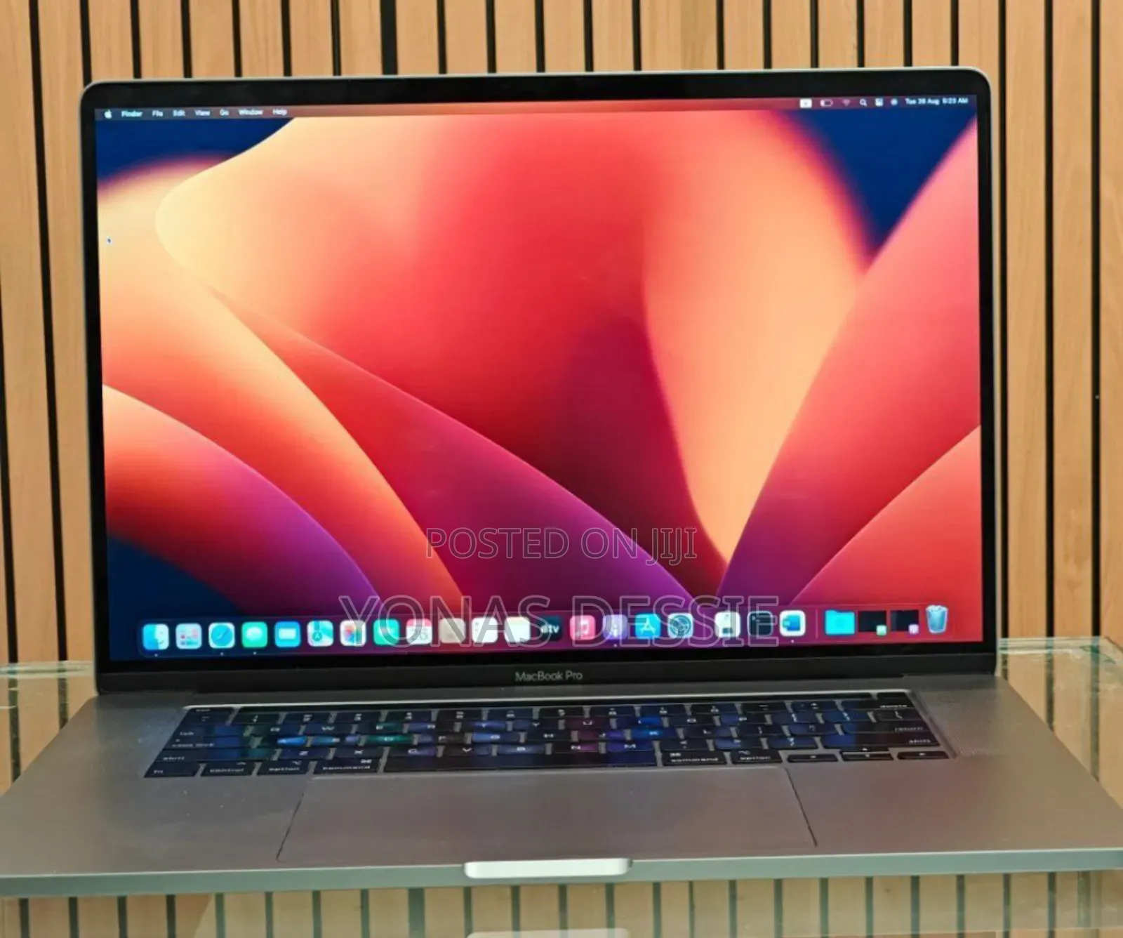 New Laptop Apple MacBook Pro 2019 16GB Intel Core I7 SSD 512GB