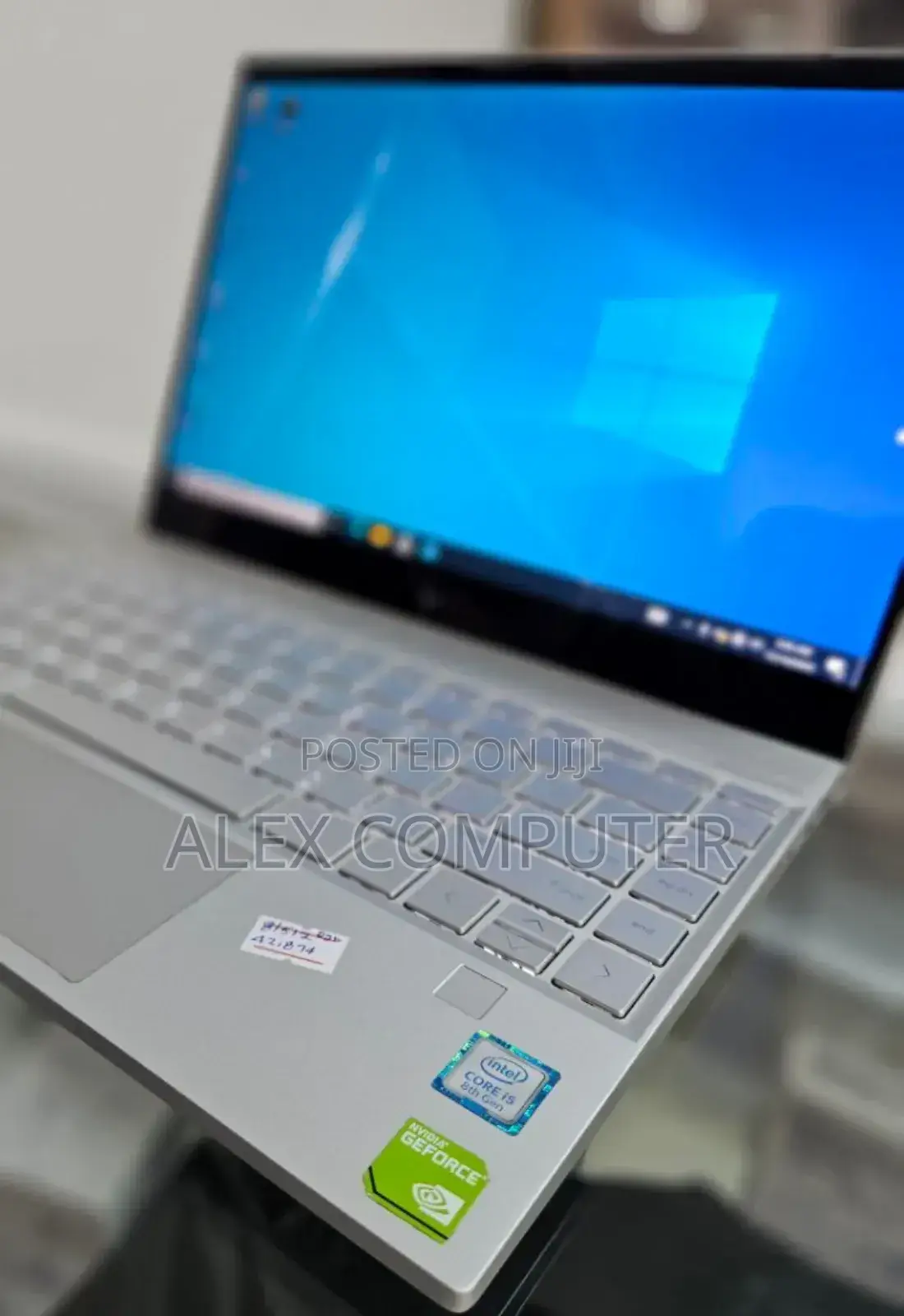 New Laptop HP Envy X360 8GB AMD Ryzen 7 SSD 512GB