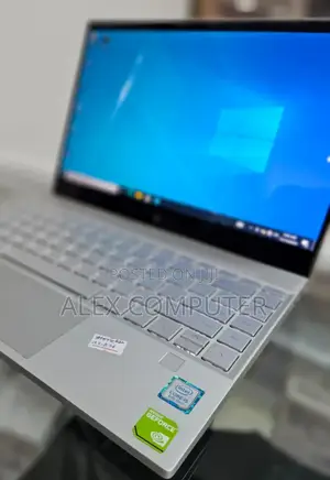 New Laptop HP Envy X360 8GB AMD Ryzen 7 SSD 512GB