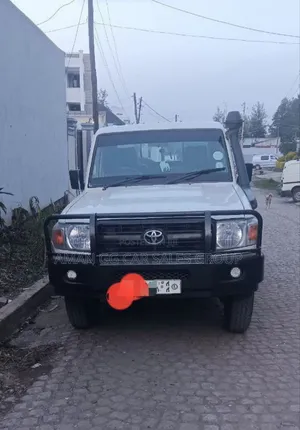 Toyota Land Cruiser 2008 White