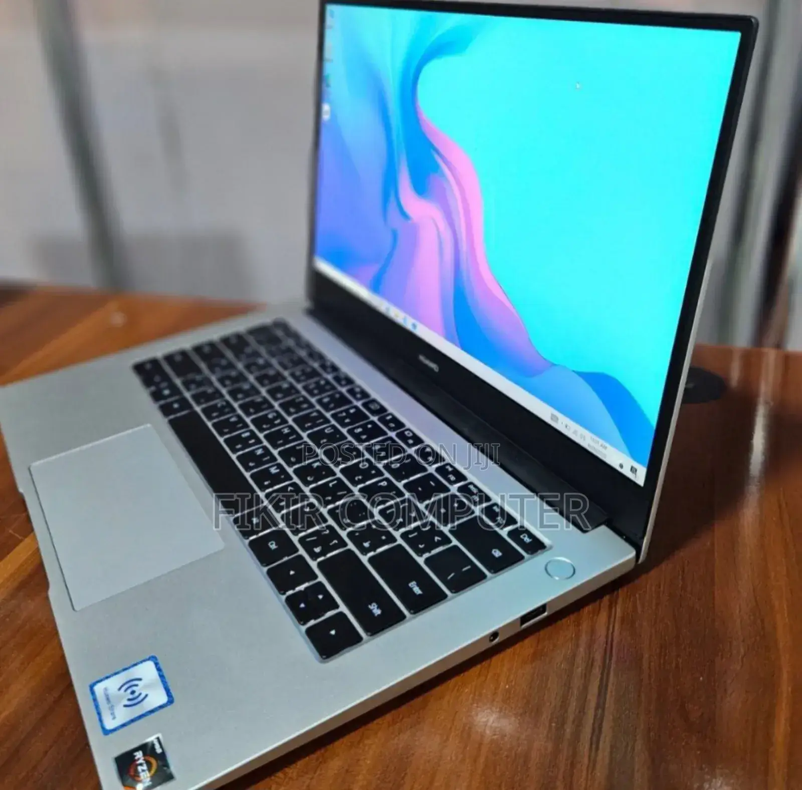 New Laptop Huawei MateBook HZ-W19 8GB Intel Core I5 SSD 512GB