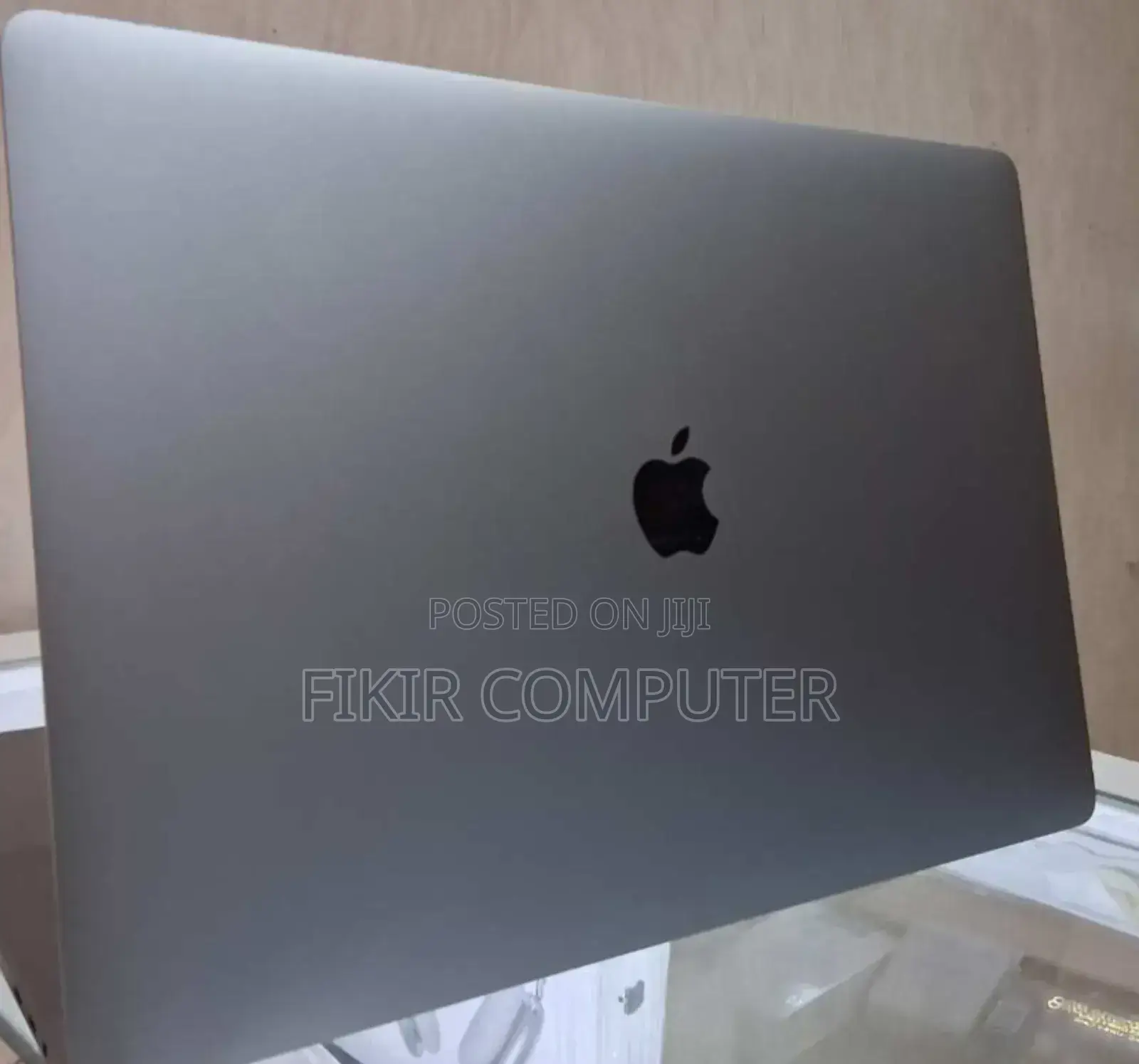 New Laptop Apple MacBook Pro 2019 16GB Intel Core I7 SSD 512GB
