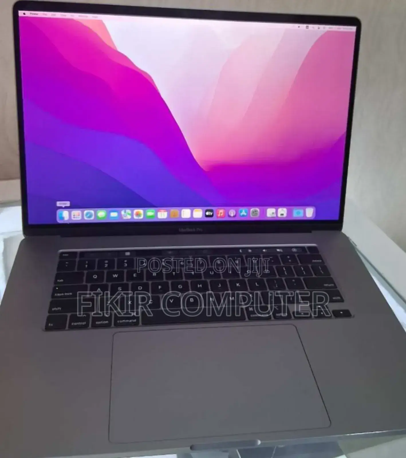 New Laptop Apple MacBook Pro 2019 16GB Intel Core I7 SSD 512GB
