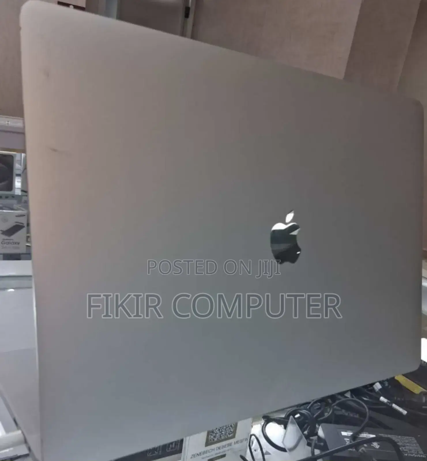 New Laptop Apple MacBook Pro 2019 16GB Intel Core I7 SSD 512GB