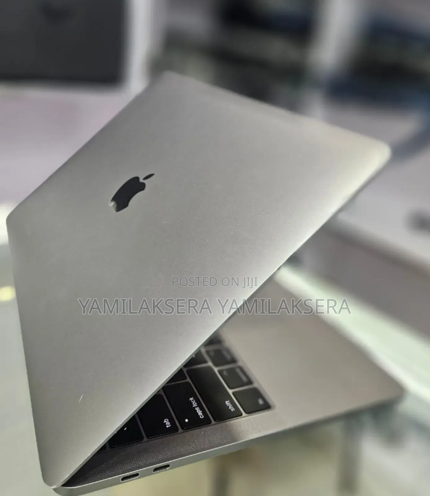 New Laptop Apple MacBook Pro 2017 8GB Intel Core I5 SSD 256GB