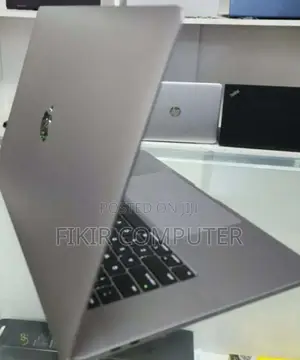Photo - New Laptop Apple MacBook Pro 2019 32GB Intel Core I9 SSD 512GB