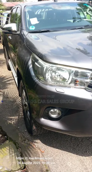 Toyota Hilux 2017 Gray