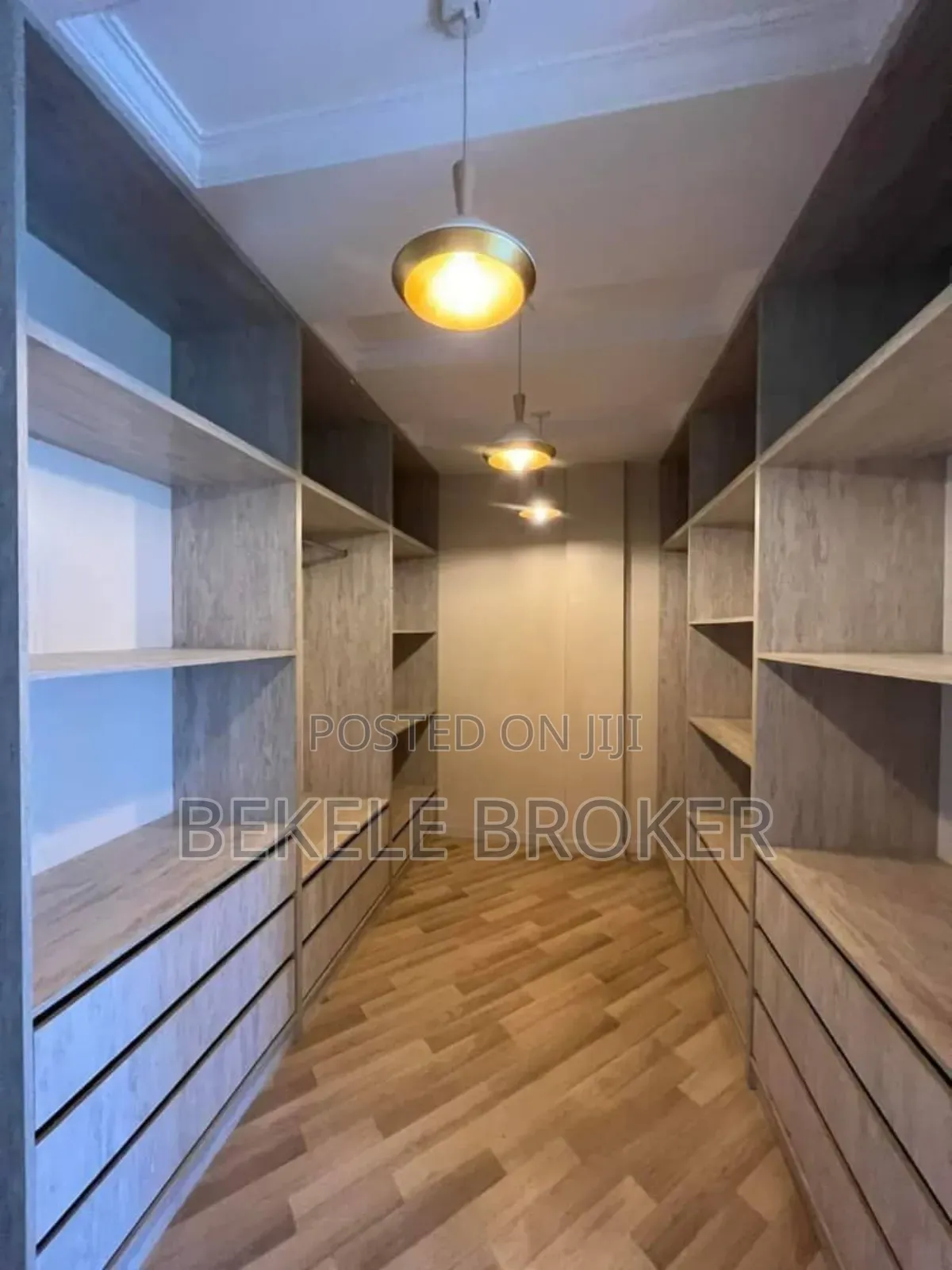 Furnished 7bdrm House in G+2ቤት, Bole for sale