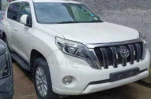 Photo - Toyota Land Cruiser 2017 White