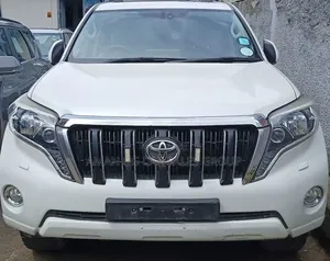Toyota Land Cruiser 2017 White