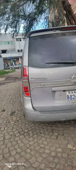 Photo - Hyundai Starex 2016 Silver