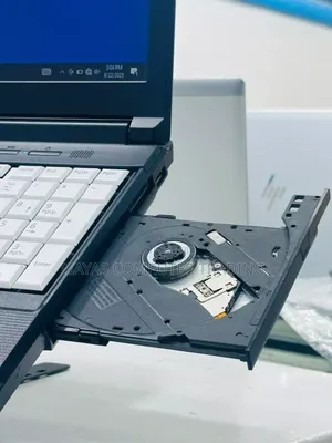 New Laptop Fujitsu Amilo Li3710 8GB Intel Core I3 HDD 500GB