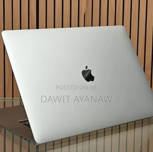 New Laptop Apple MacBook Pro 2019 16GB Intel Core I7 SSD 512GB