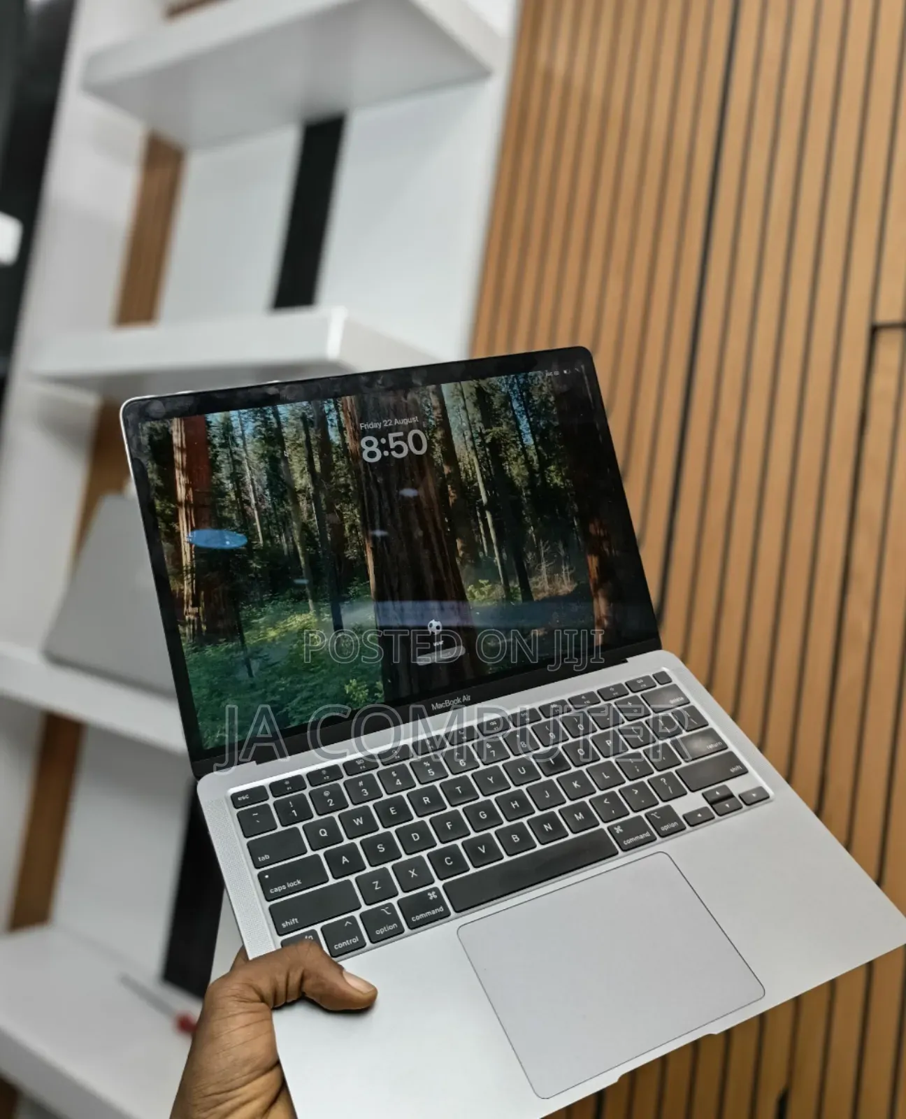 New Laptop Apple MacBook Air 2022 M2 8GB Apple M2 SSD 256GB