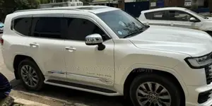 Toyota Land Cruiser 2023 White
