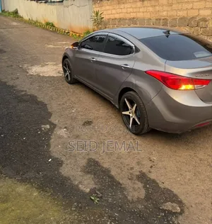 Hyundai Avante 2012 Silver