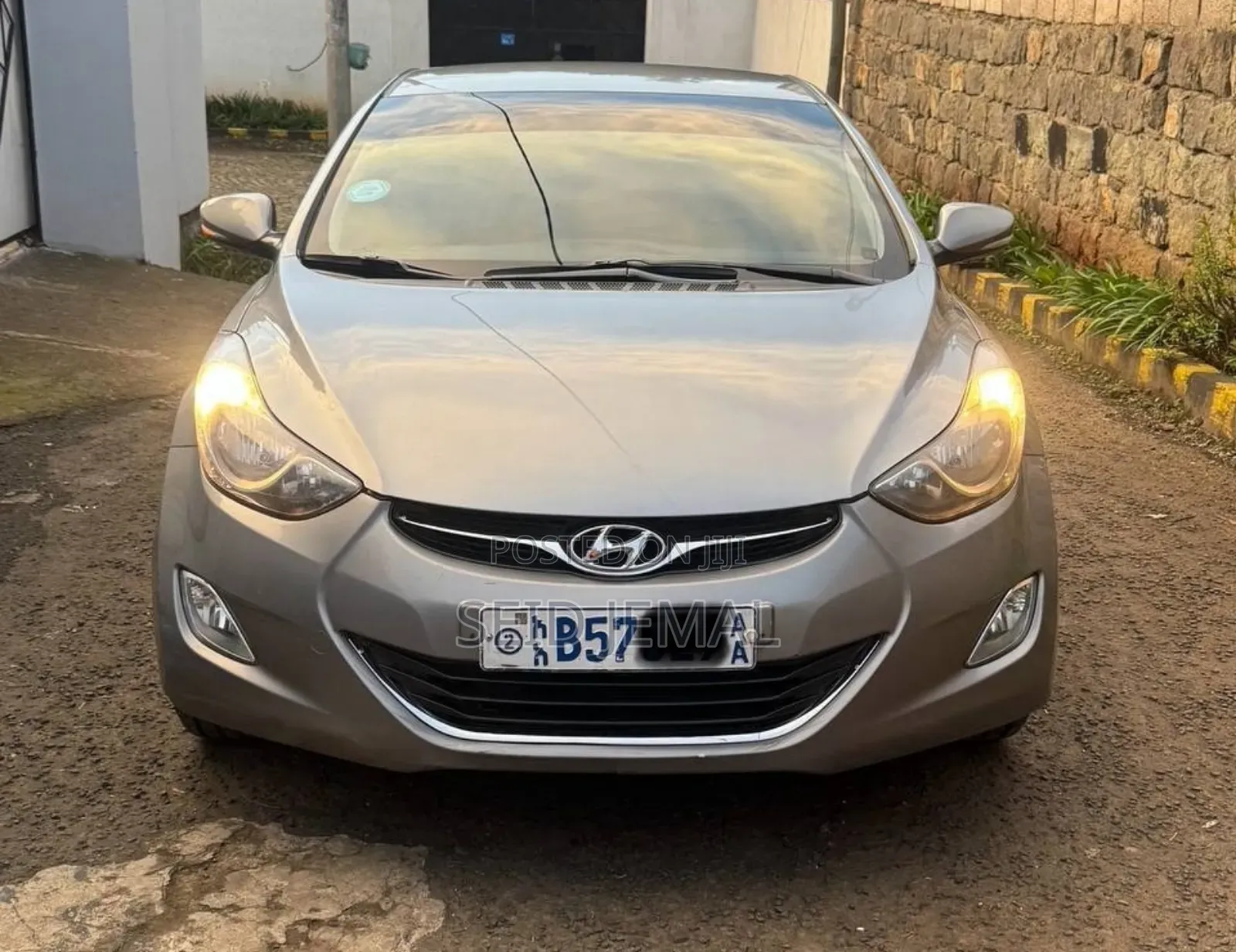 Hyundai Avante 2012 Silver