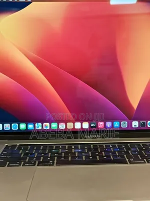 New Laptop Apple MacBook Pro 2019 16GB Intel Core I7 SSD 512GB