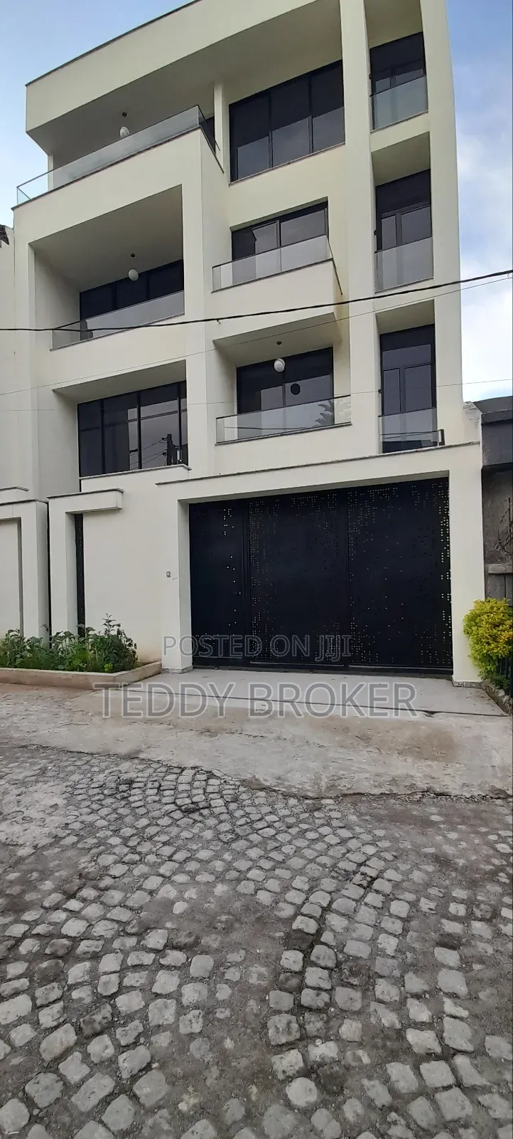 8bdrm House in Haile Garment, Nifas Silk-Lafto for sale