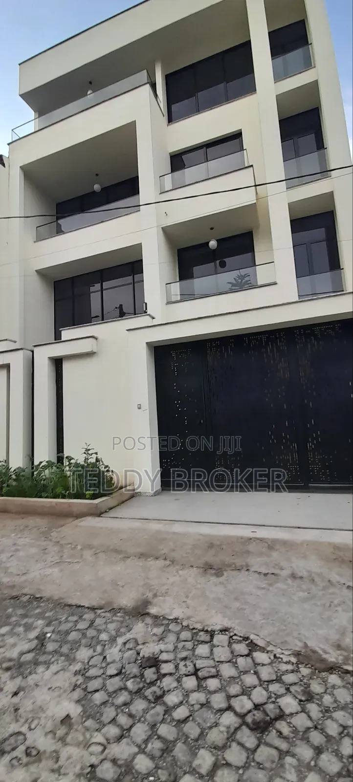 8bdrm House in Haile Garment, Nifas Silk-Lafto for sale