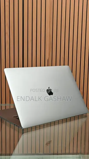 New Laptop Apple MacBook Pro 2019 16GB Intel Core I7 SSD 512GB