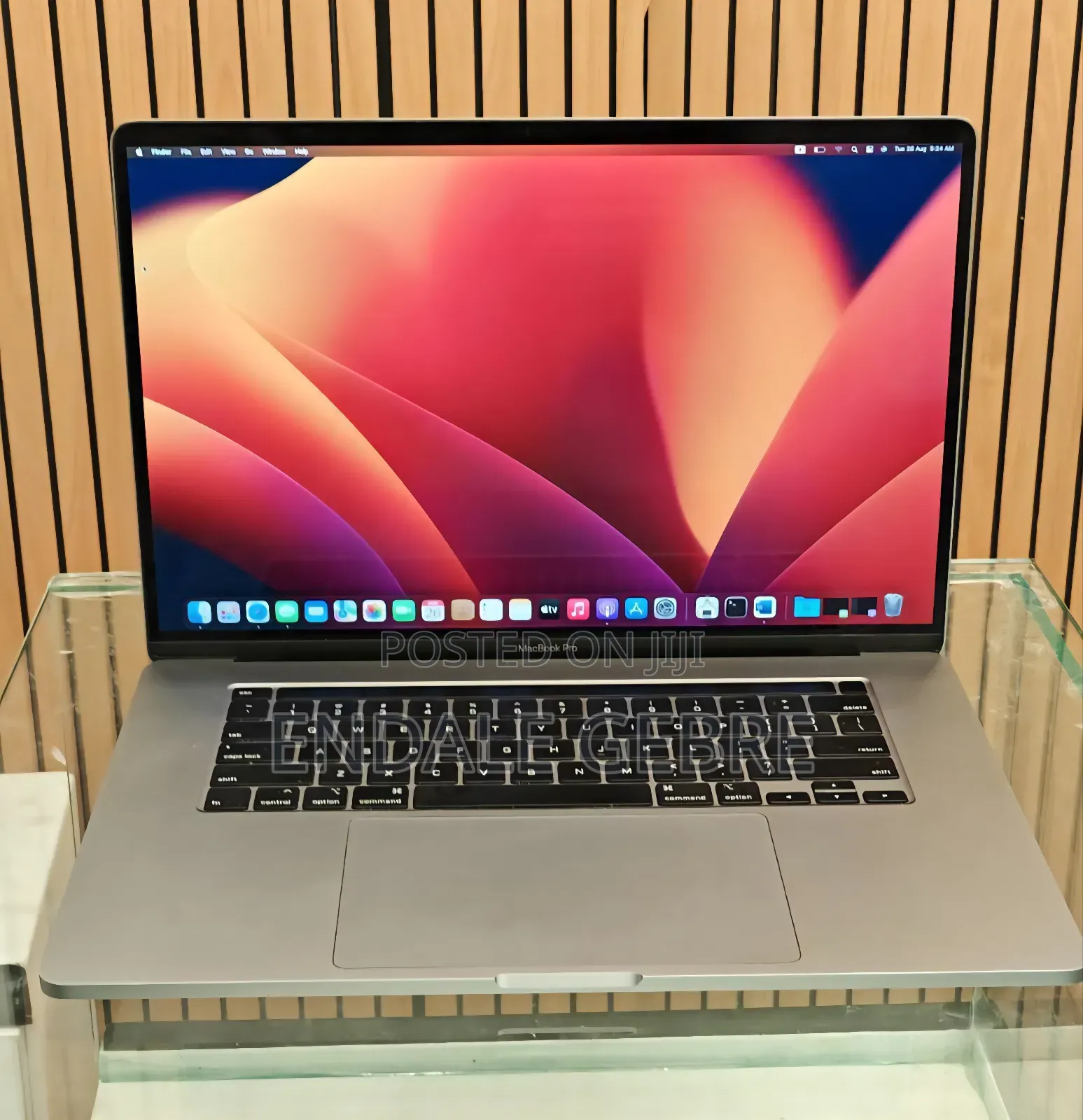 New Laptop Apple MacBook Pro 2019 16GB Intel Core I7 SSD 512GB