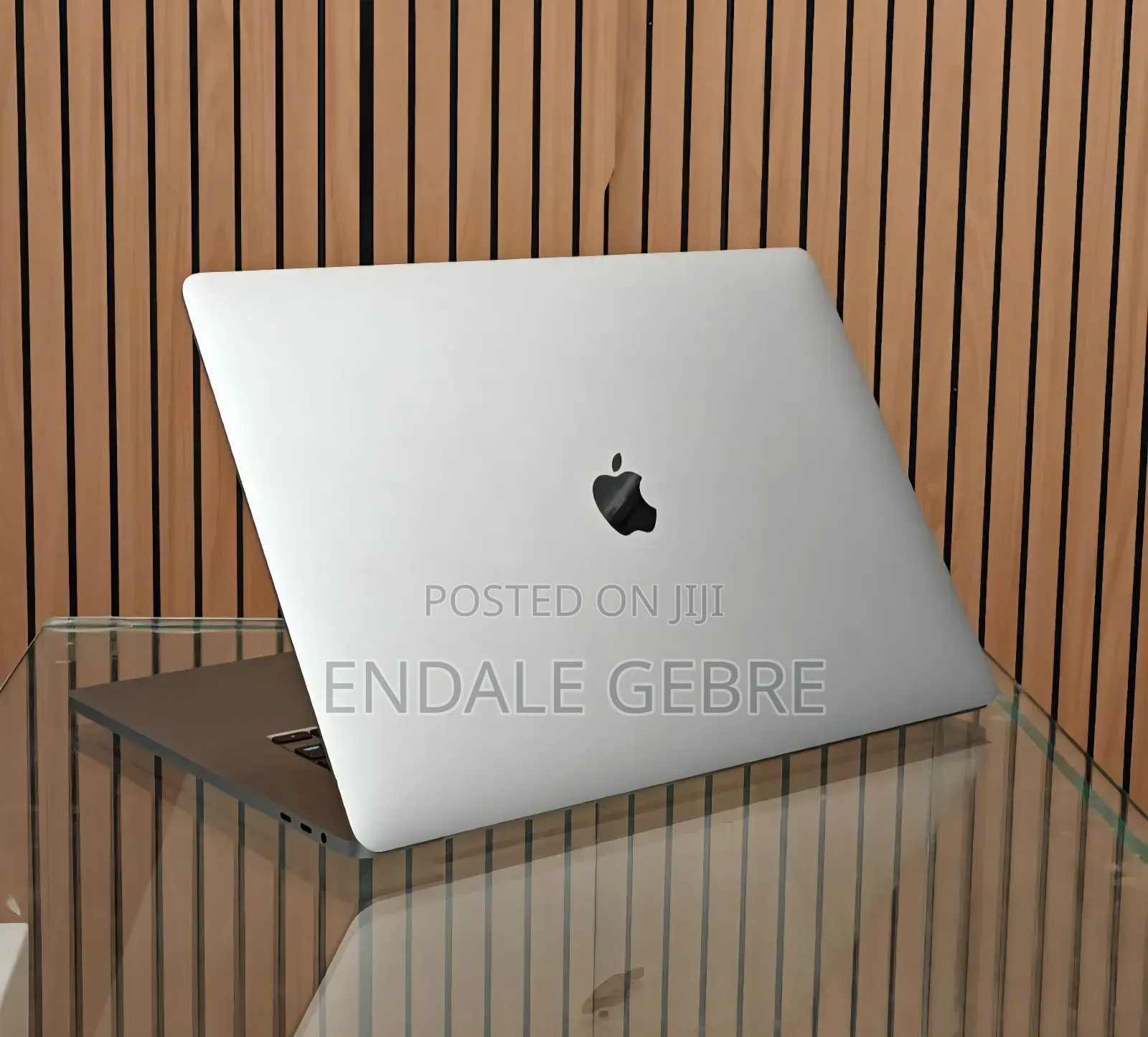 New Laptop Apple MacBook Pro 2019 16GB Intel Core I7 SSD 512GB