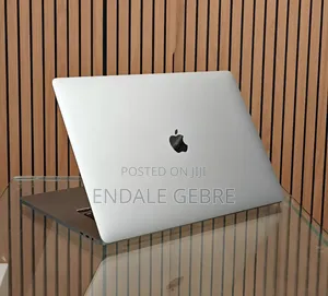 New Laptop Apple MacBook Pro 2019 16GB Intel Core I7 SSD 512GB