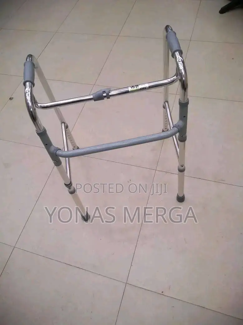 Walker₩畛walker☆罽safe Easy Operation: Each Side of Our Medical Walker