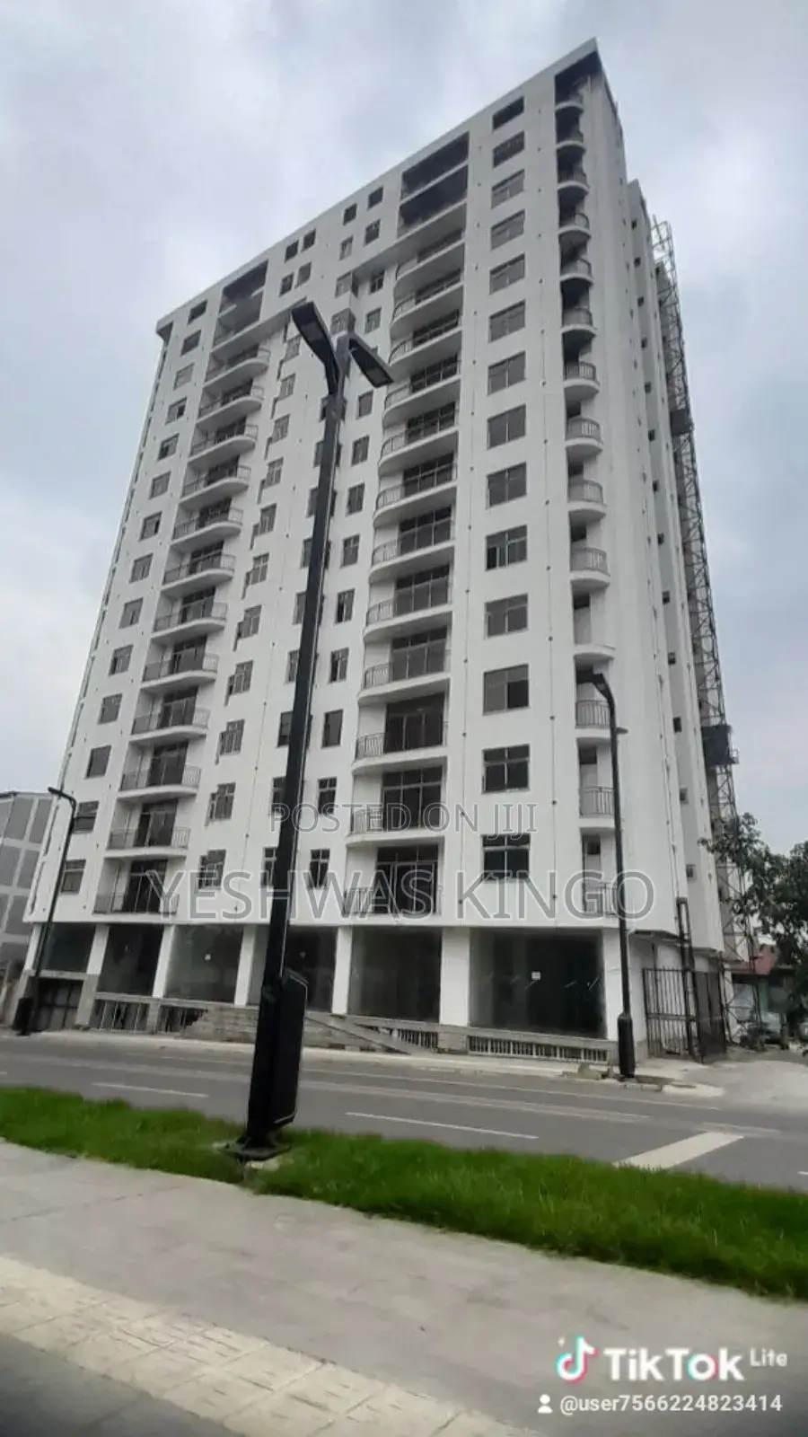 Furnished 2bdrm Apartment in ትልቅ ሰው ሪል እስቴት, Yeka for sale