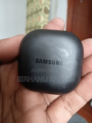 Photo - Samsung Galaxy Ear Buds 2 Pro