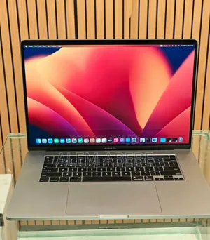 New Laptop Apple MacBook Pro 2019 16GB Intel Core I7 SSD 512GB