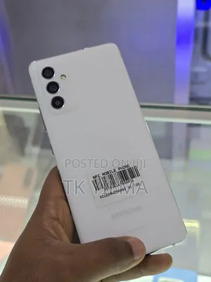 New Samsung Galaxy A82 5G (Galaxy Quantum 2) 128 GB White