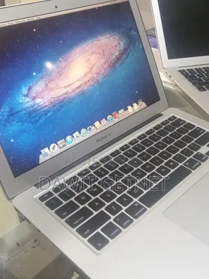 New Laptop Apple MacBook Air 2022 M2 4GB Intel Core I5 SSD 128GB