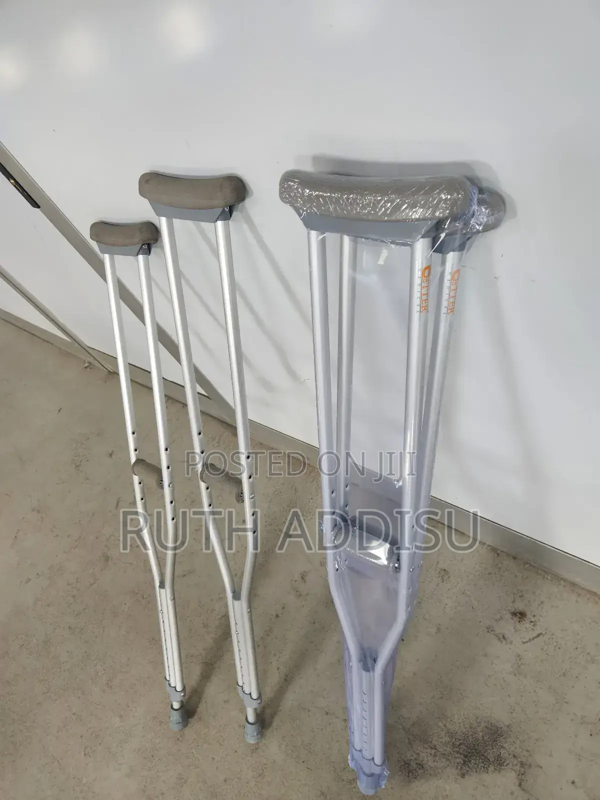 Axillary Bilateral Crutches外出crutches盞你crutches煞車crutches朱紅axillary