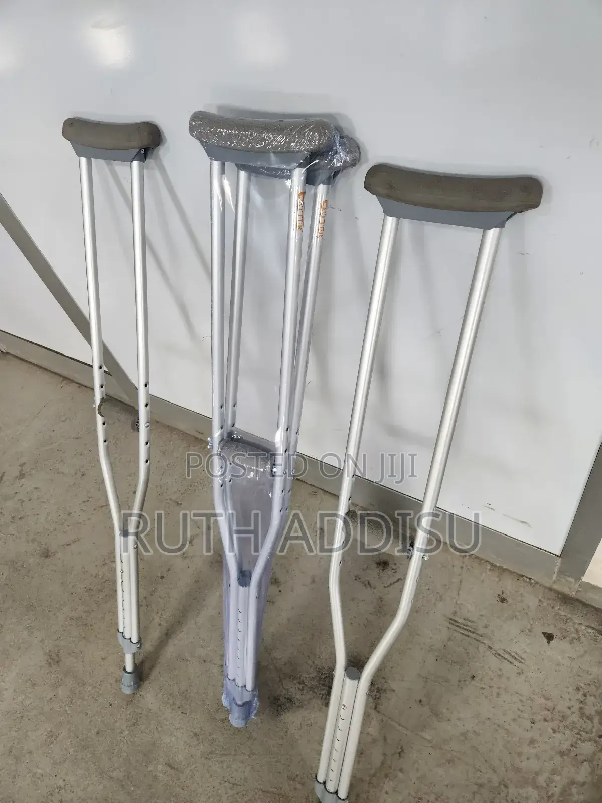 Axillary Bilateral Crutches魁梧cutches重要axillary Crutches朱槿crutches