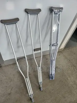 Rubber Top Axillary Crutches膩了axillary Crutches延續crutches煞氣crutches