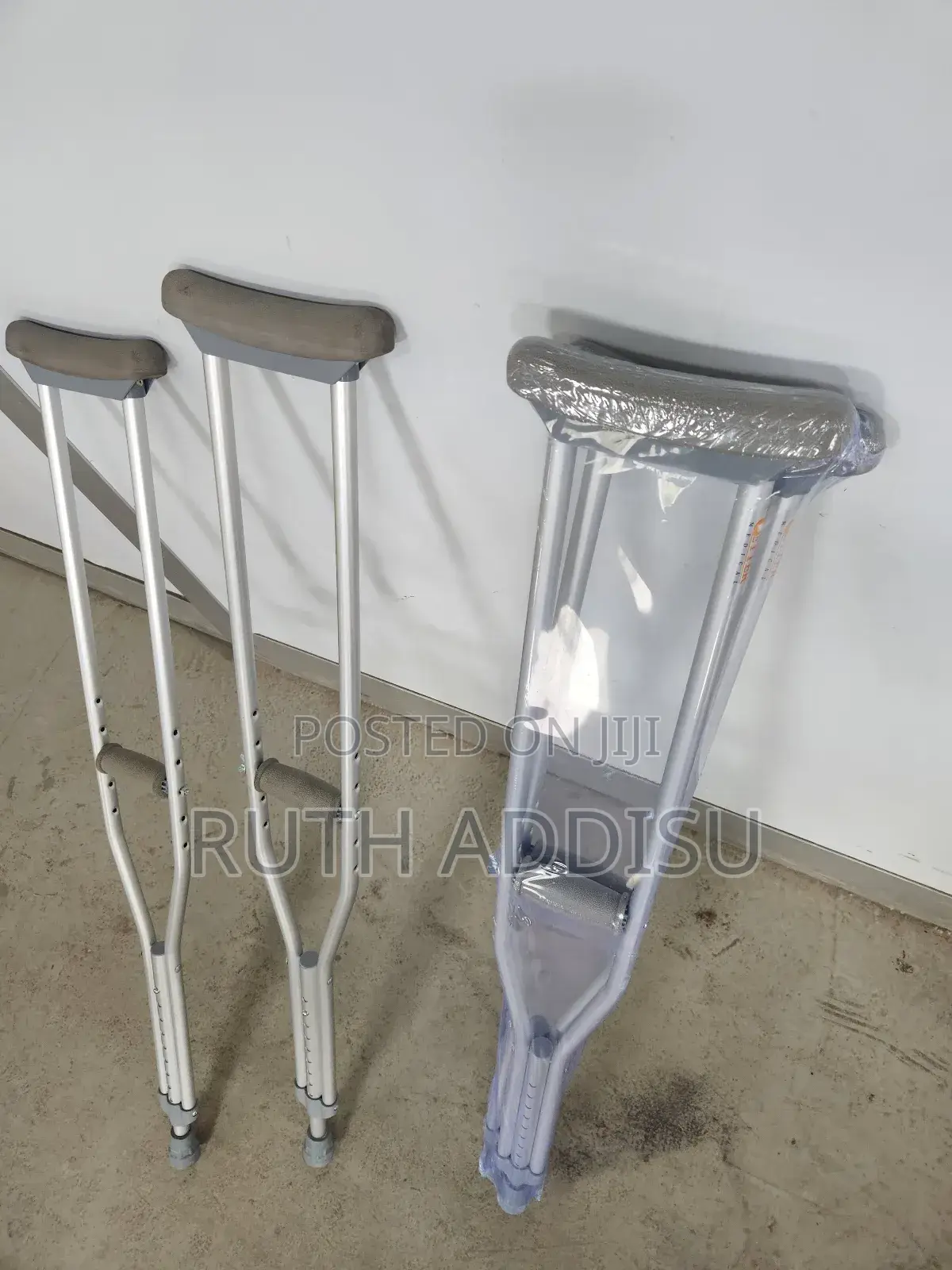 Axillary Bilateral Crutches轟動crutches見面crutches管轄axillary Crutches