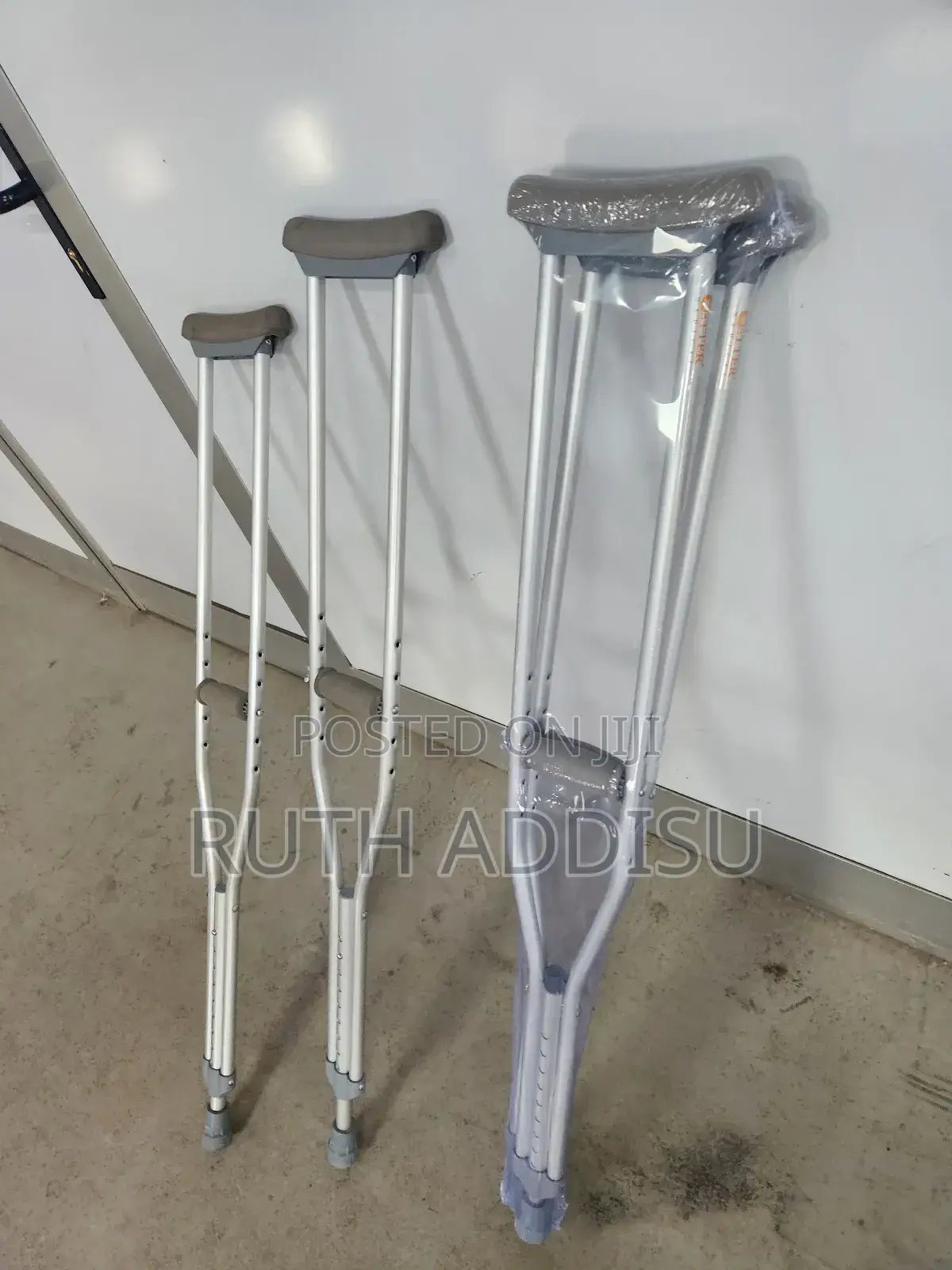 Crutches重新axillary Crutches朱明crutches毯我axillary Crutches鳵了crutches