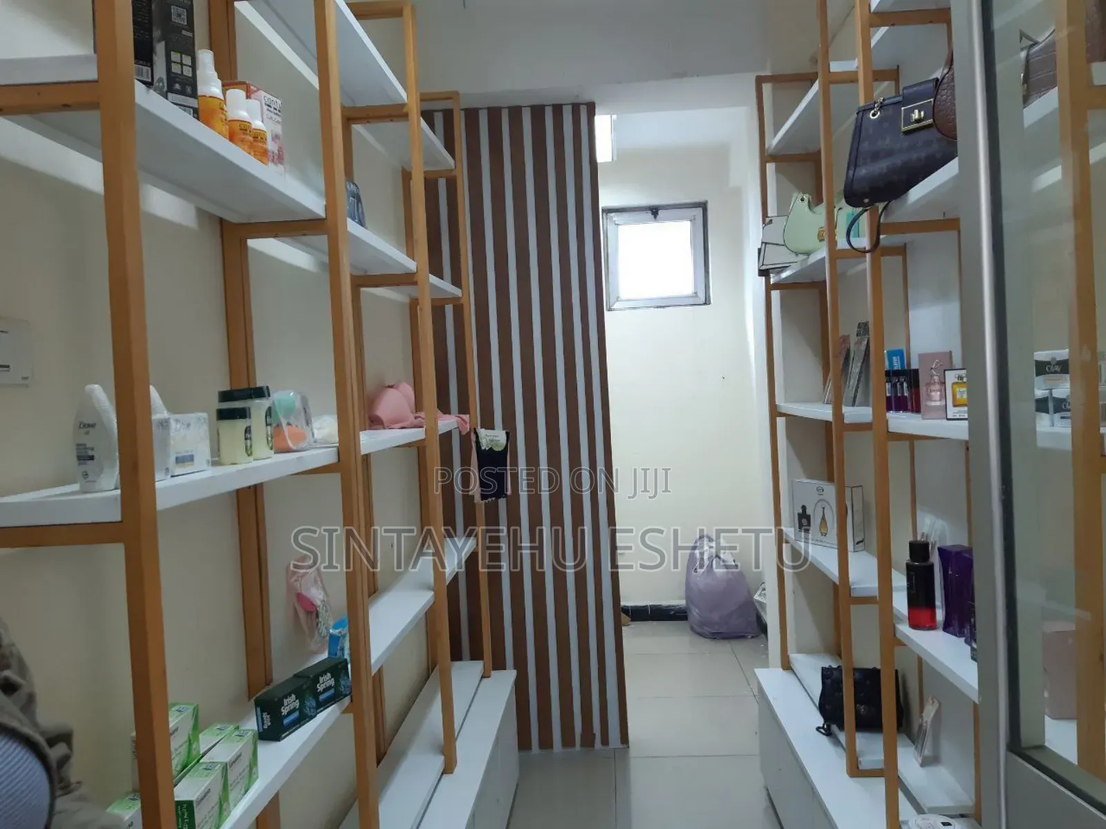 ተገጣጣሚ መደርደሪያ