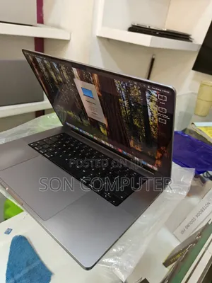 New Laptop Apple MacBook Pro M1 16GB Intel Core I9 SSD 512GB