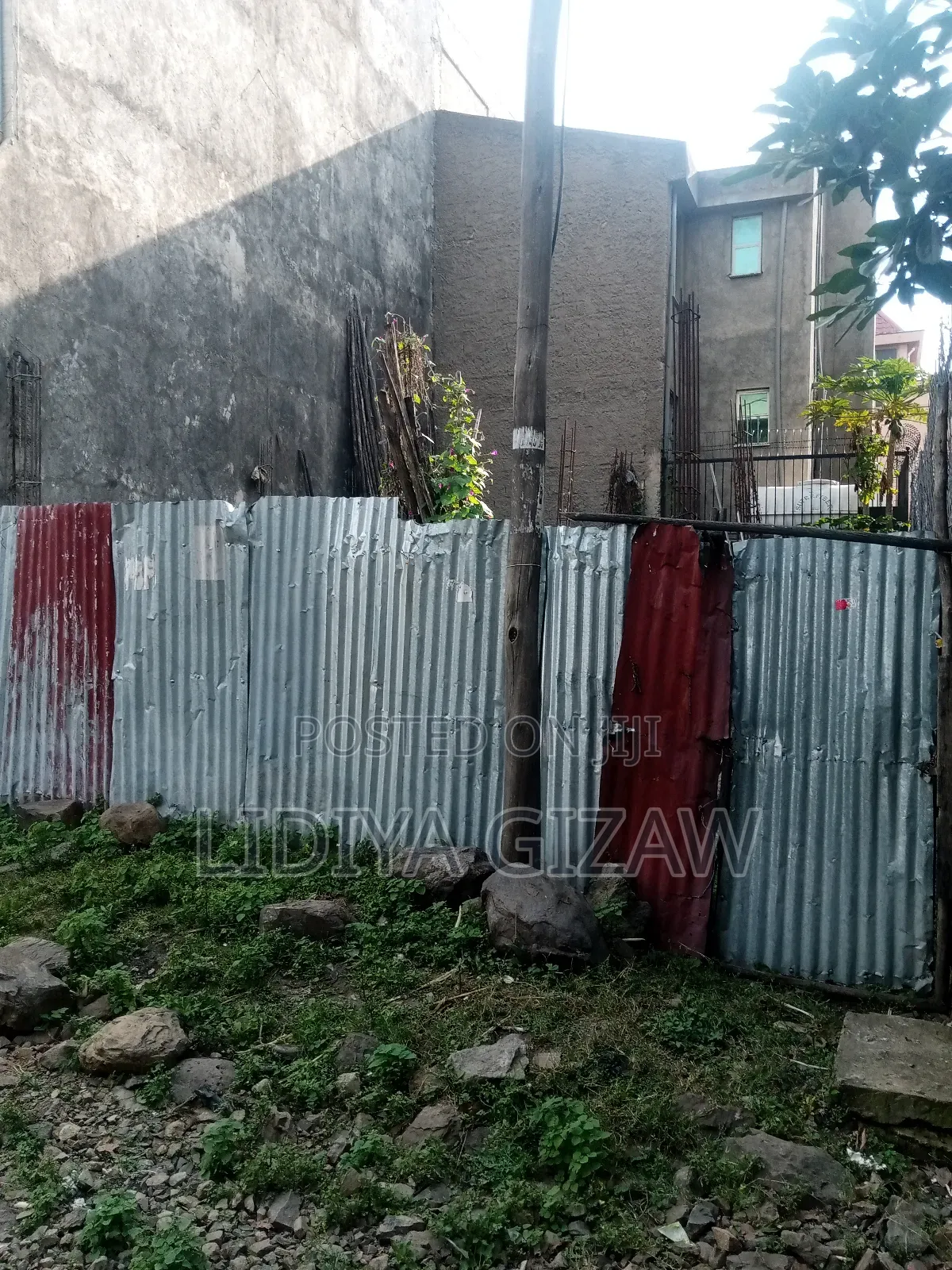 5bdrm House in Akaky Kaliti for sale